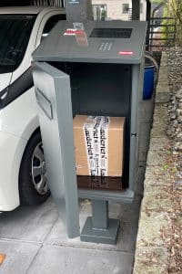 Homeboxen med solceller har modtaget en pakke